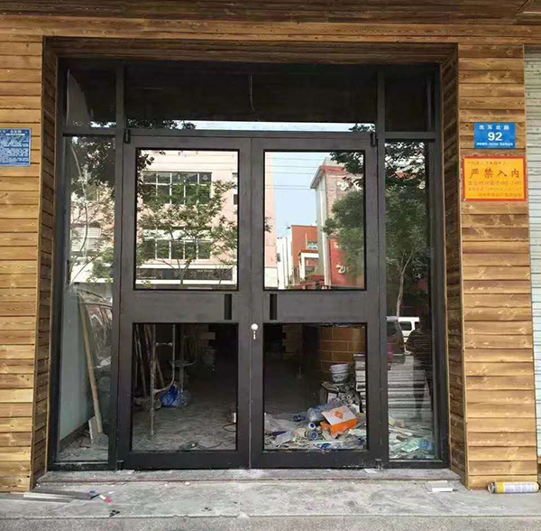 瓦房店肯德基门